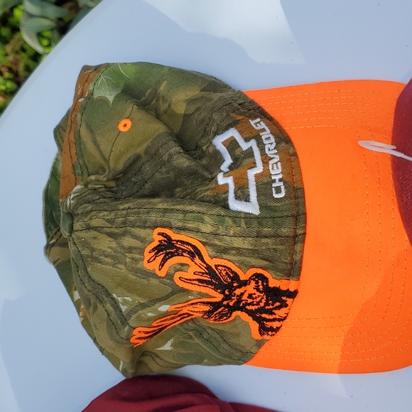 6 Adjustable Caps - Picture 3 of 10